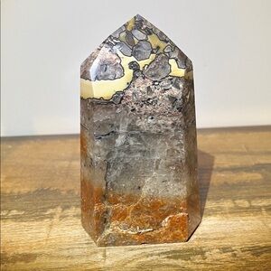 Mosaic Chalcedony Stone Tower